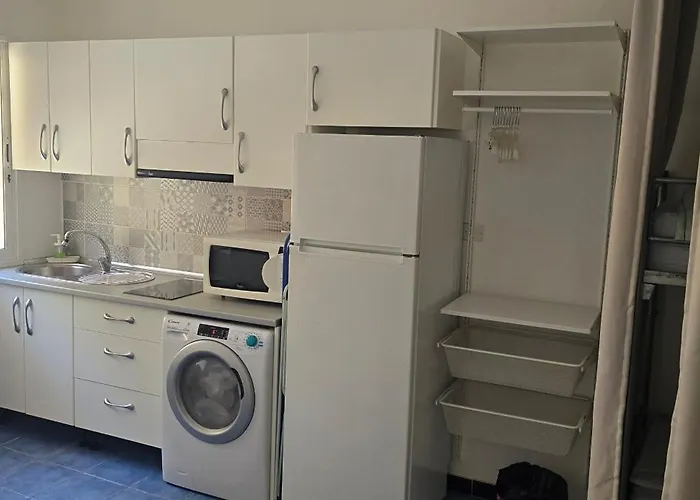 ALBERGUE CRISTINA habitaciones con baño privado y mini cocina